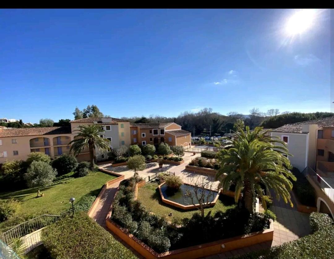 T2 Au Coeur Du Golfe De Saint Tropez Apartment Коголен Екстериор снимка