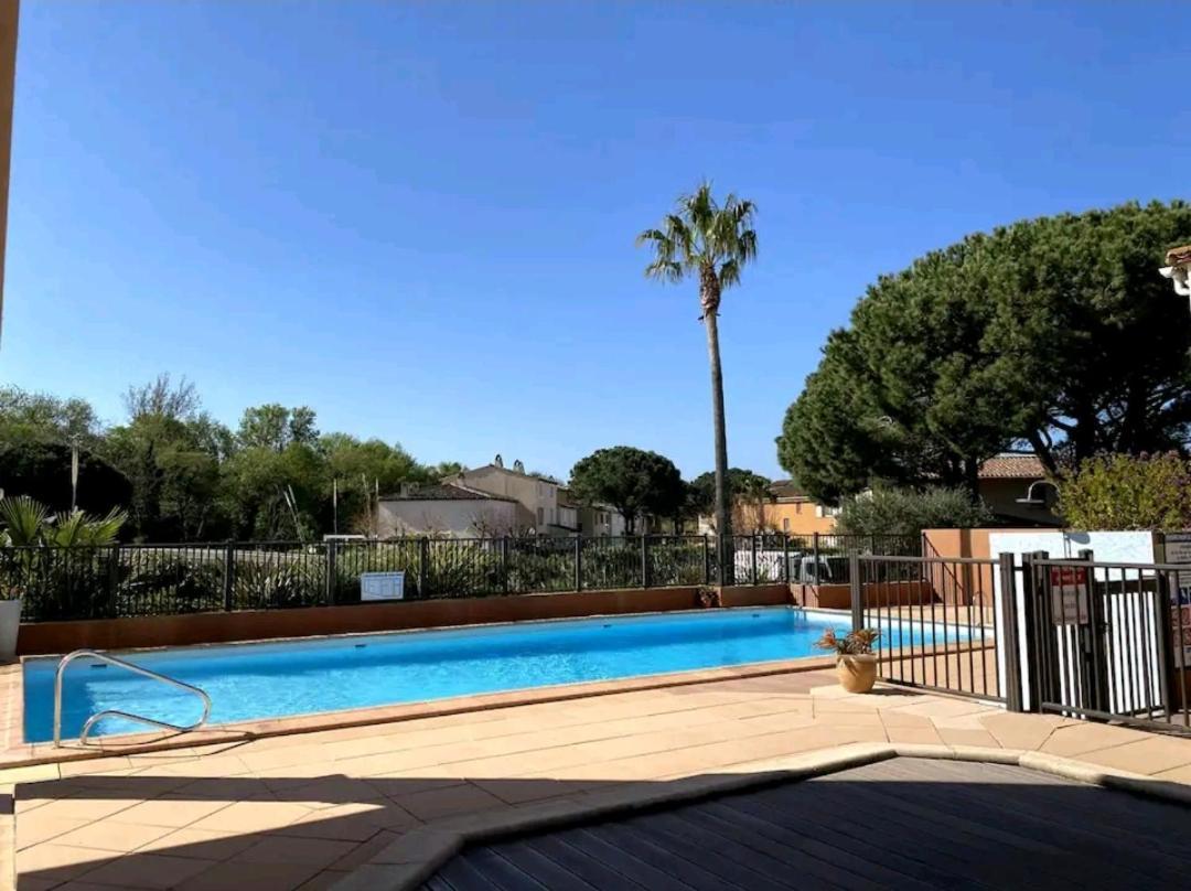 T2 Au Coeur Du Golfe De Saint Tropez Apartment Коголен Екстериор снимка