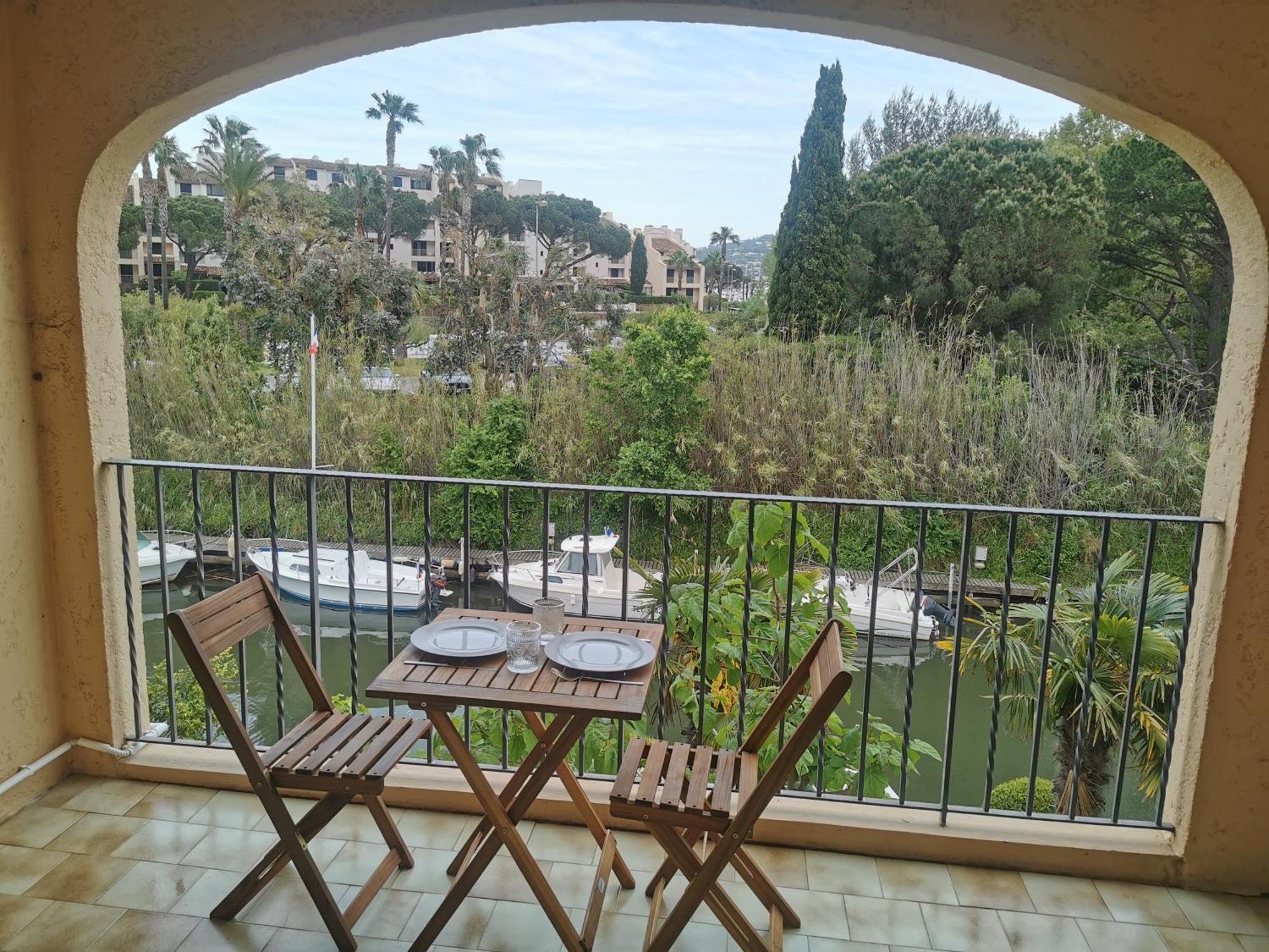 T2 Au Coeur Du Golfe De Saint Tropez Apartment Коголен Екстериор снимка