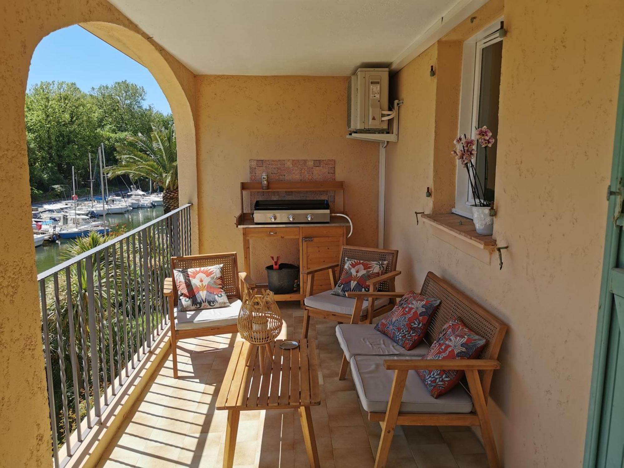 T2 Au Coeur Du Golfe De Saint Tropez Apartment Коголен Екстериор снимка